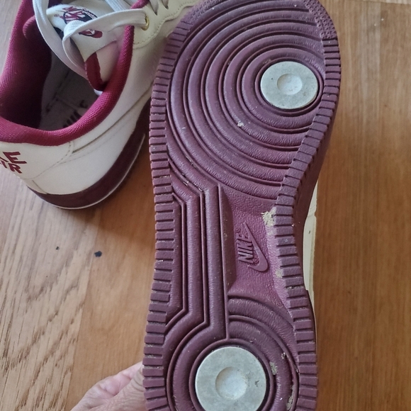 Nike Air Force 1 '07 SE 40th Anniversary Burgandy & White Womans 6.5 Sneakers - Picture 10 of 11